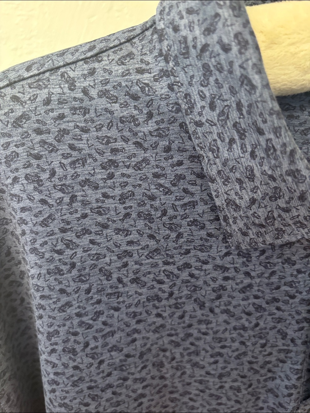 Peter Millar crown crafted shirt. - Picture 3 of 13